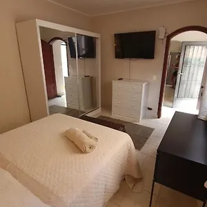  Quarto em Acomodações Particulares Ampla Suíte Grande Com Hidro Em Sobrado Grande No Meio Do Brooklin Brasil